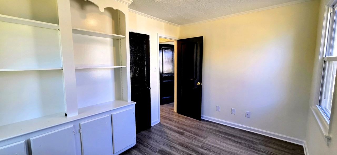 223 Brandon Rd #NA - Photo 6 of 17