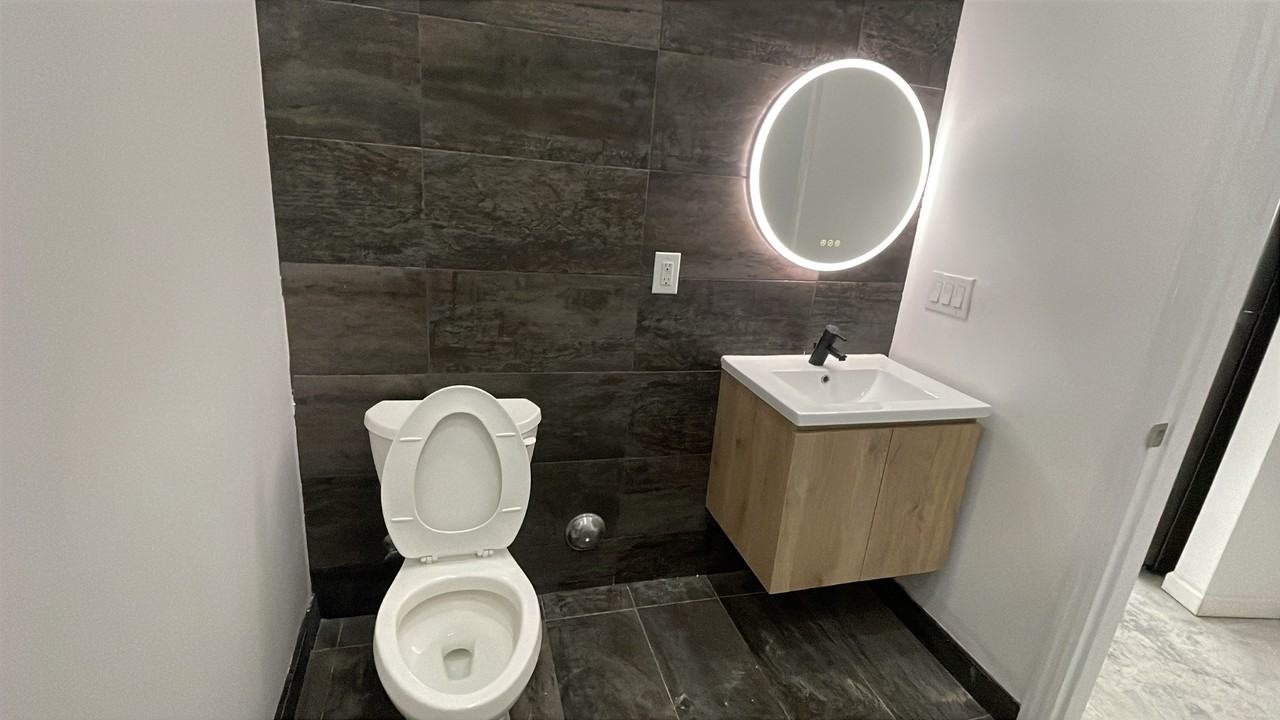 556 Market St #5A - Photo 5 of 9