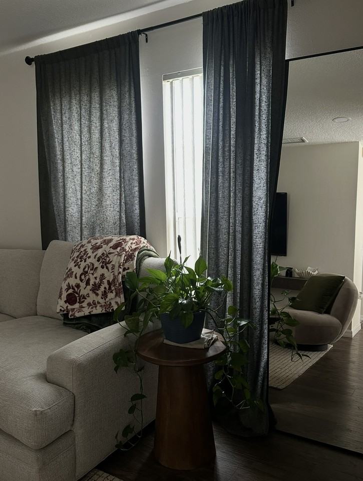 219 Dorchester Sq - Photo 7 of 12