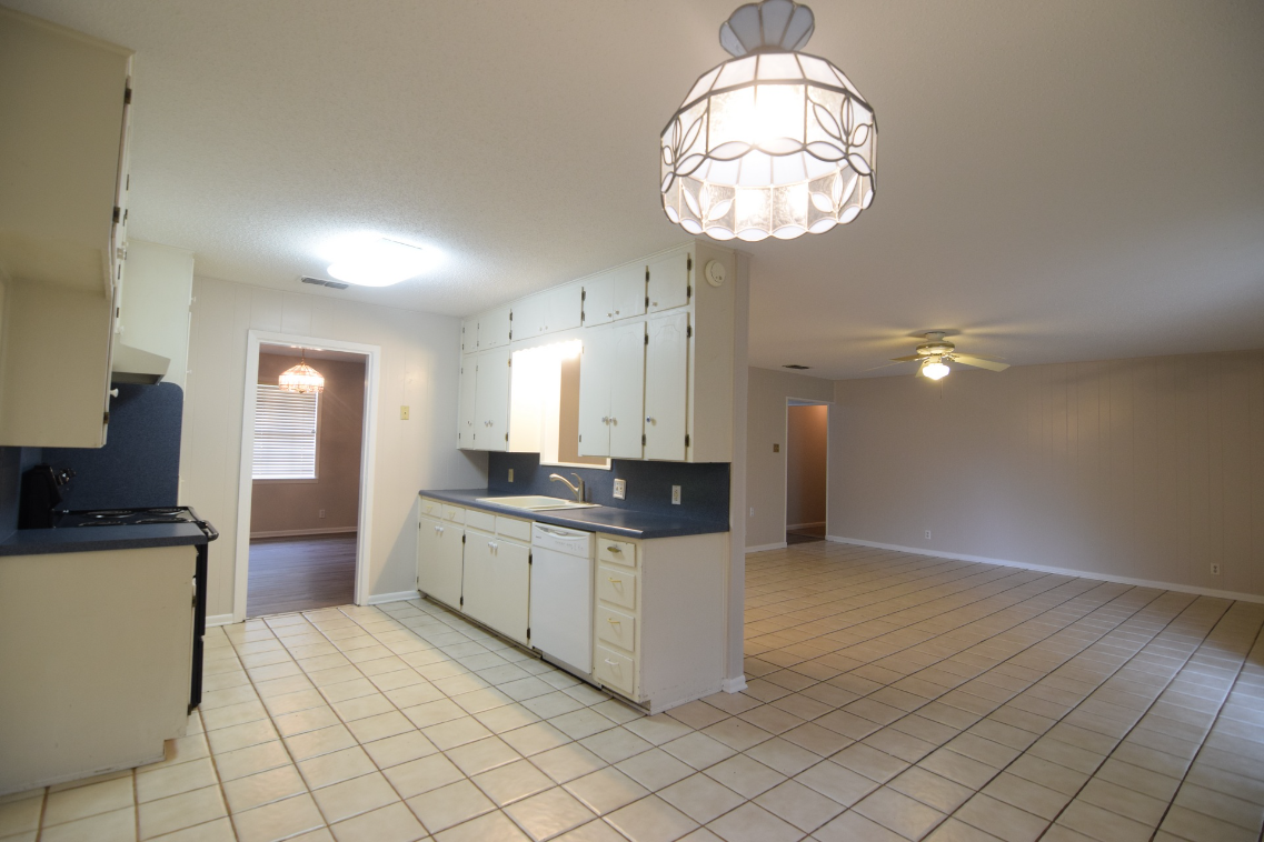 3018 Creasey Dr #NA - Photo 4 of 17