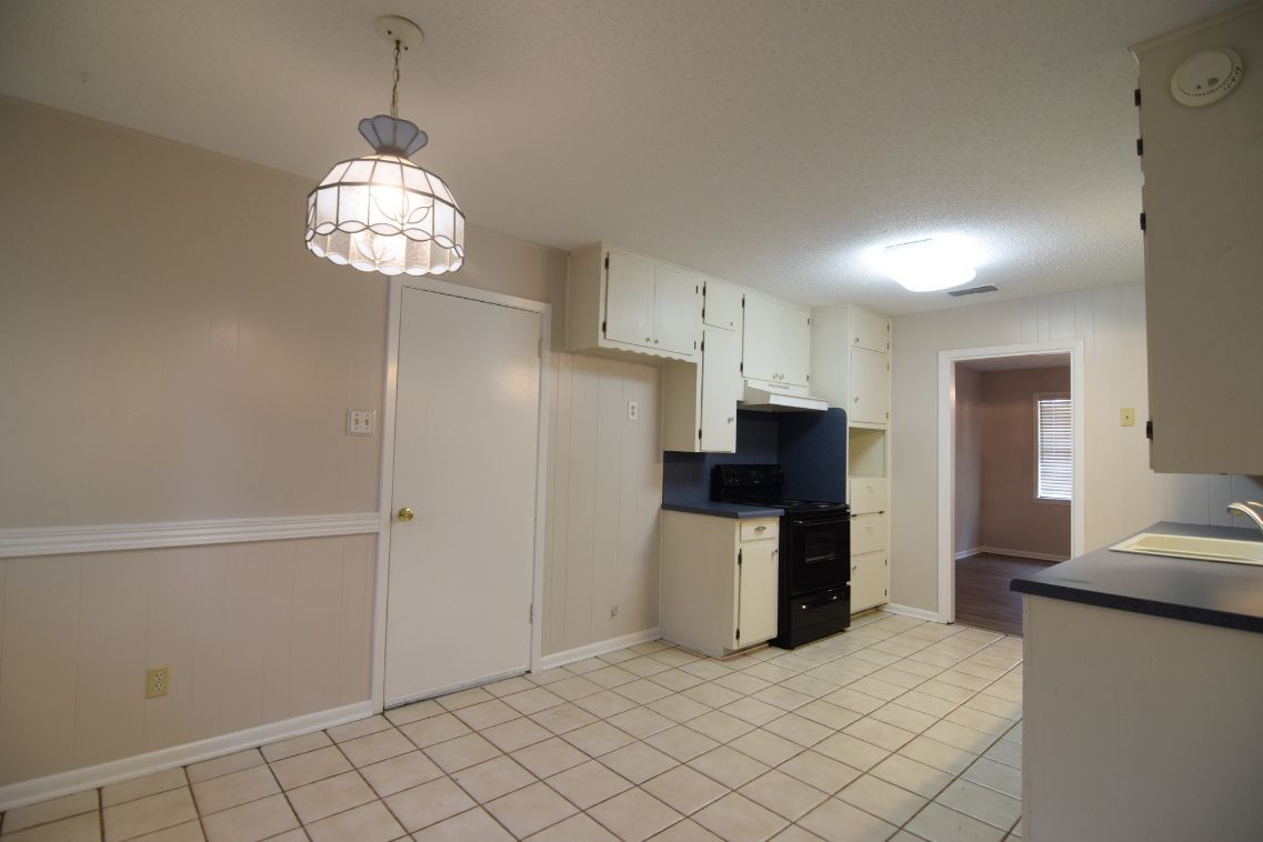 3018 Creasey Dr #NA - Photo 5 of 17