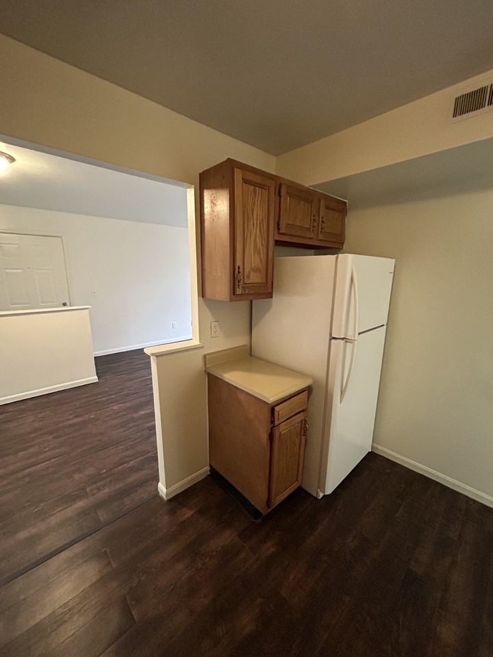 162 Richardson Pl #7 - Photo 3 of 11