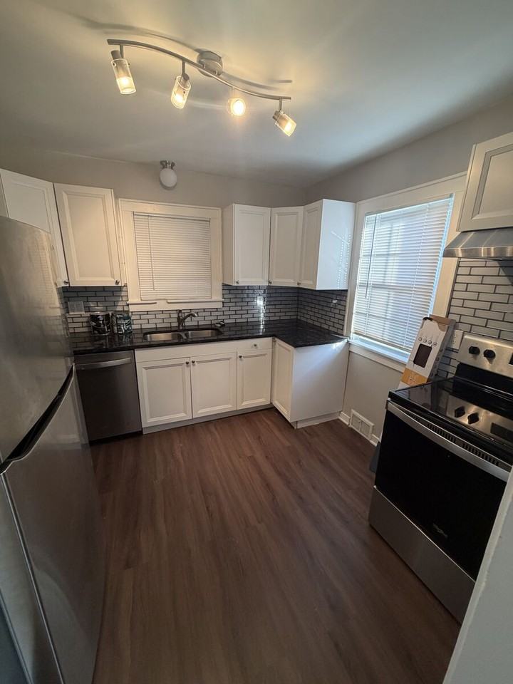 713 E 6th St #NA - Photo 2 of 17