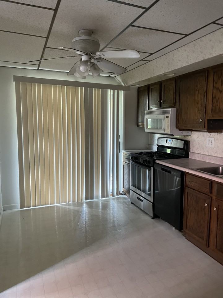 812 N 6th St #814 - Photo 4 of 13