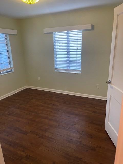 2042 Rose St - Photo 5 of 8