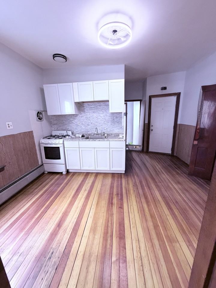 869 Brock Ave #2S - Photo 5 of 5