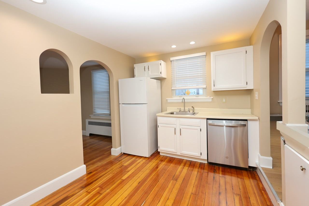 30 Alden St #1 - Photo 5 of 20