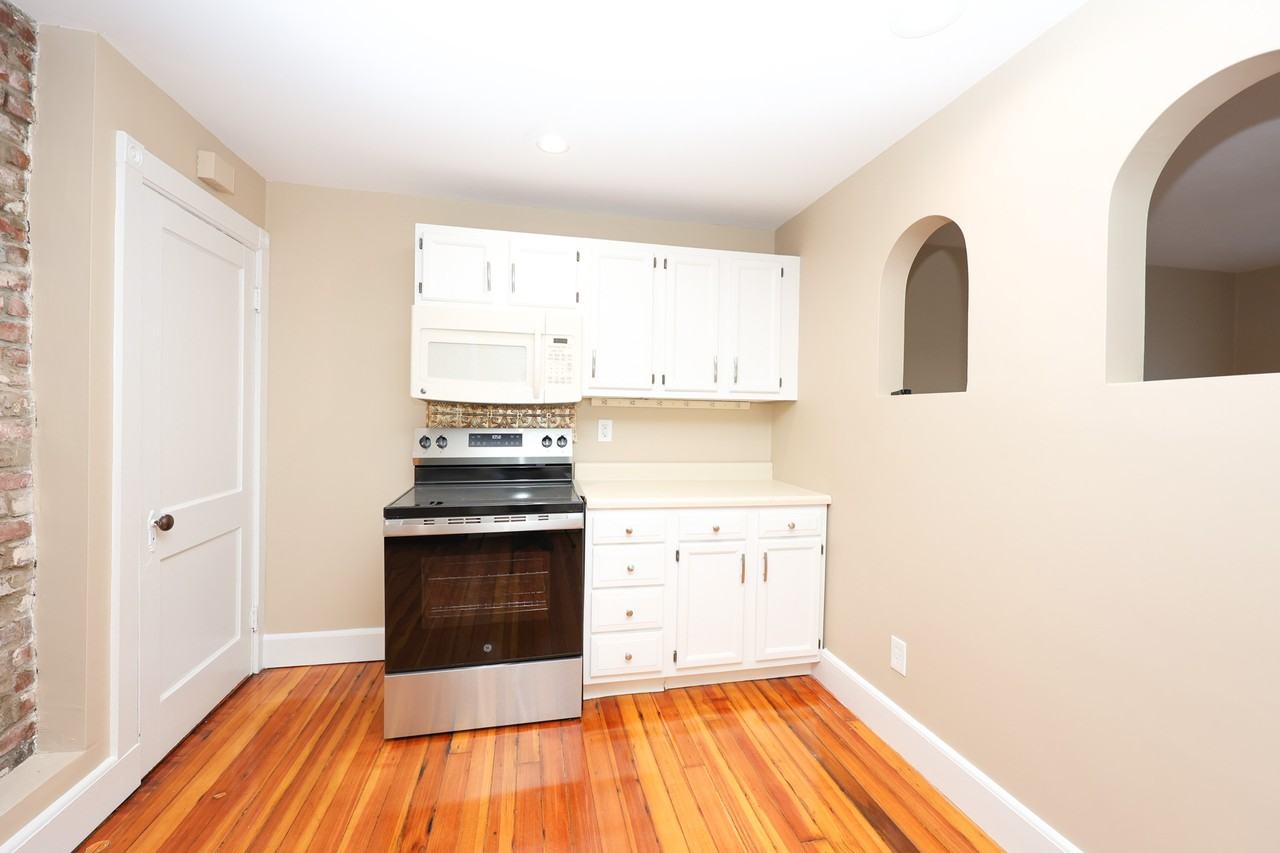 30 Alden St #1 - Photo 6 of 20