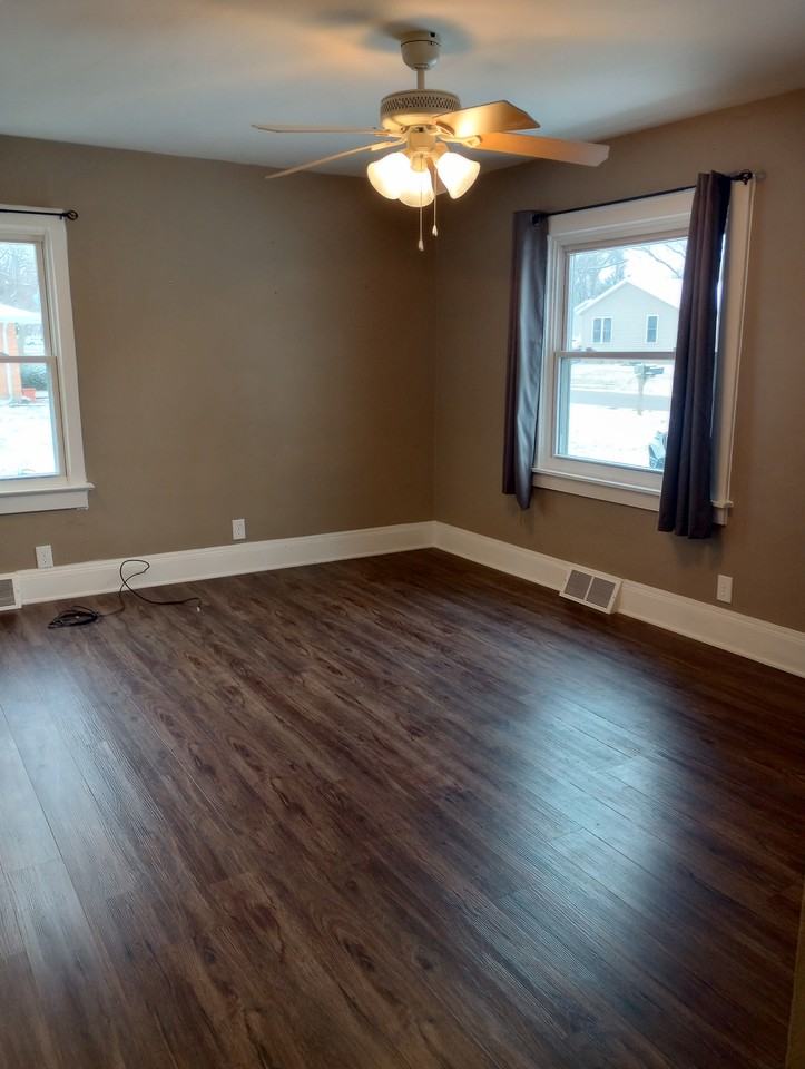 422 Schroeder Ave #NA - Photo 5 of 16