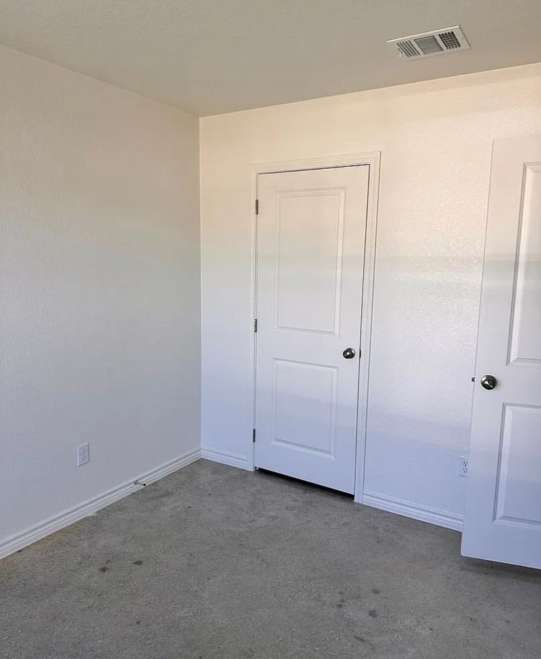 1277 Lehmann #B - Photo 2 of 8