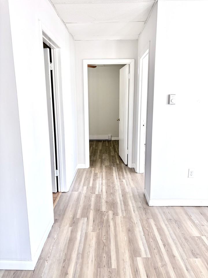 957 Pennsylvania Ave #8 - Photo 5 of 12