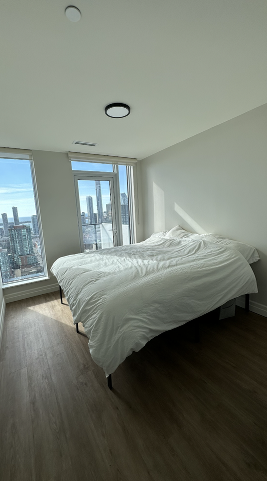 203 Jarvis Street - Photo 7 of 13