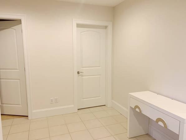 707 West 20th Avenue #1 - Photo 4 of 11