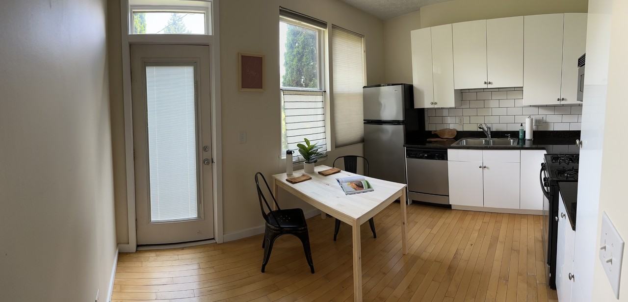 1090 Highland St - Photo 7 of 19