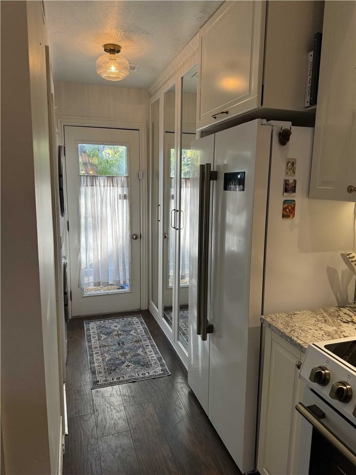 5367 S Geary St - Photo 5 of 9