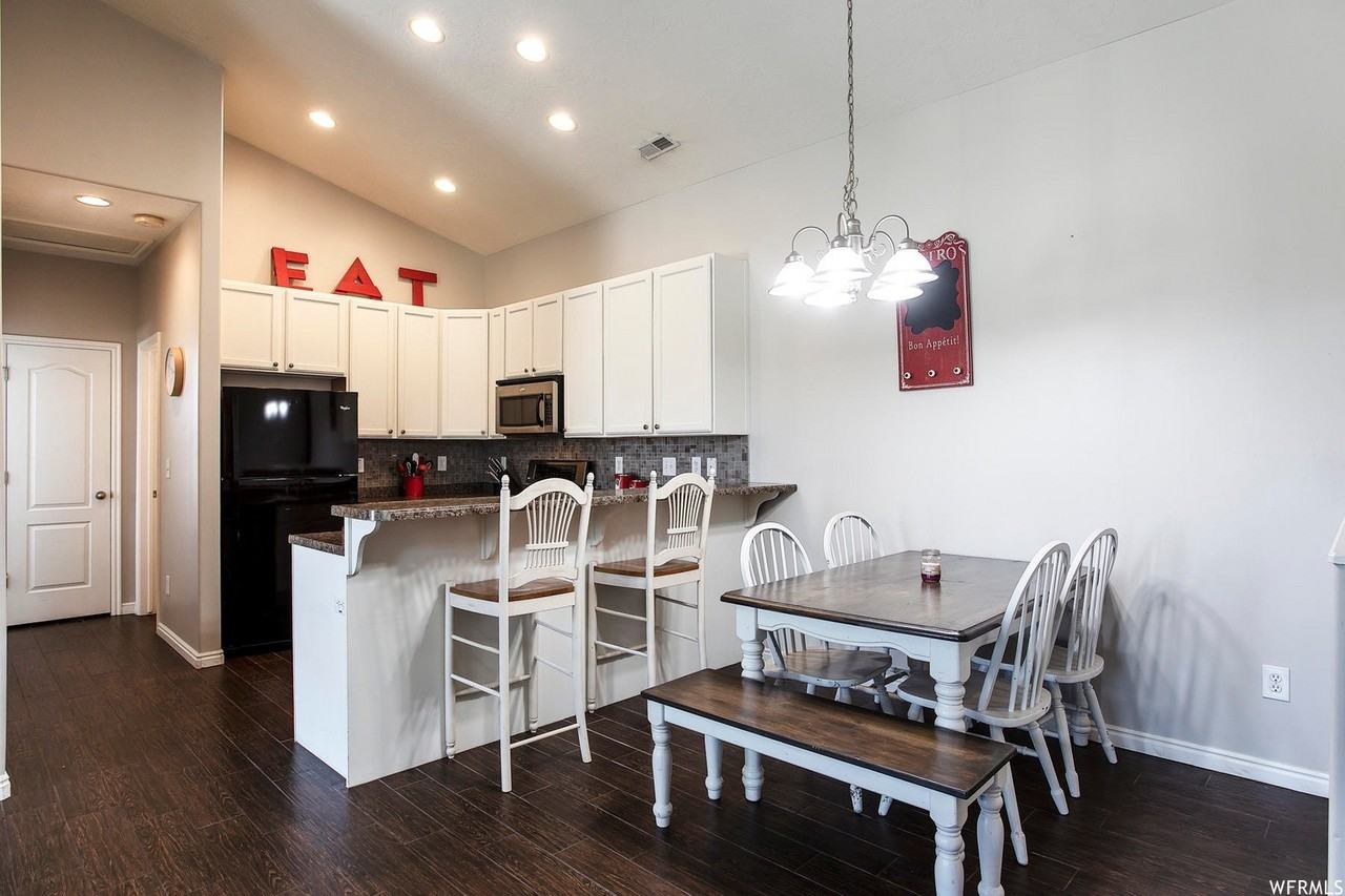 6333 W Traveler Ln - Photo 2 of 23