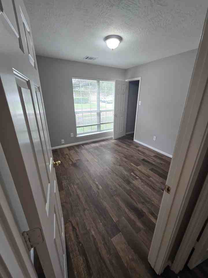 15931 Breanna Ln - Photo 3 of 13