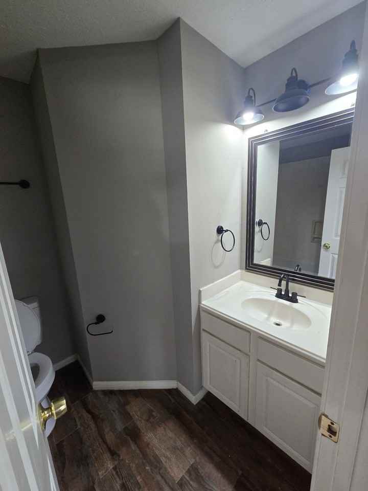 15931 Breanna Ln - Photo 4 of 13