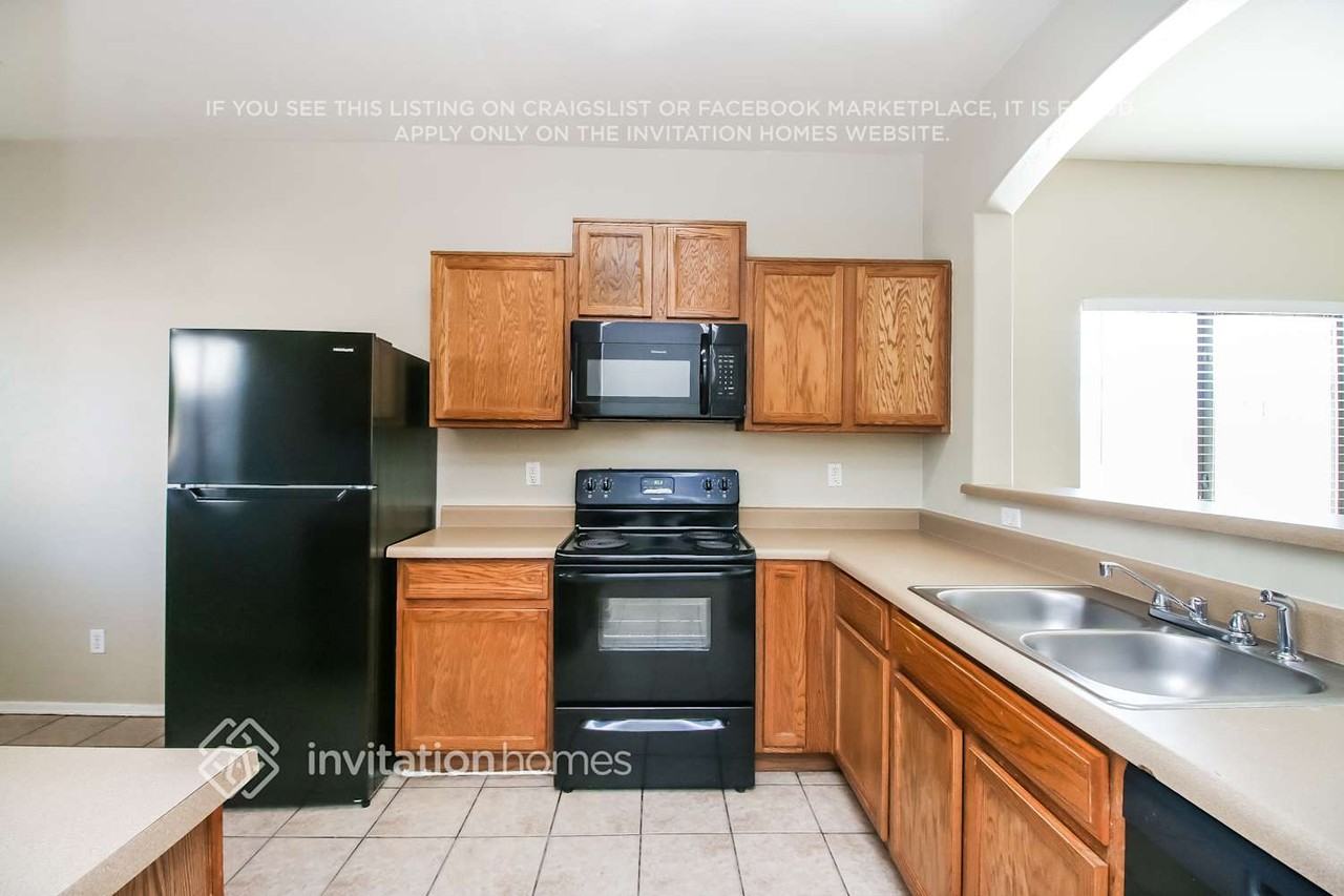 907 W Saint Kateri Ave - Photo 7 of 17