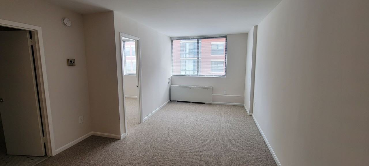 Sutton Plaza Apartments - Photo 2 of 23