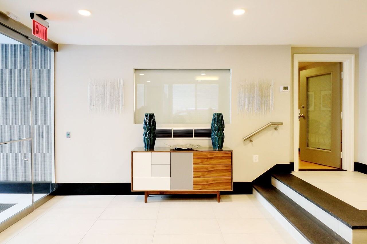 Sutton Plaza Apartments - Photo 7 of 23