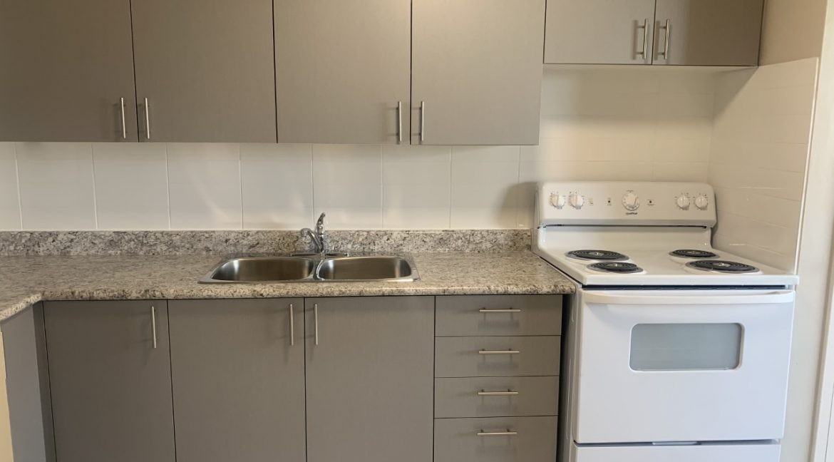 6171 Bathurst St - Photo 4 of 12