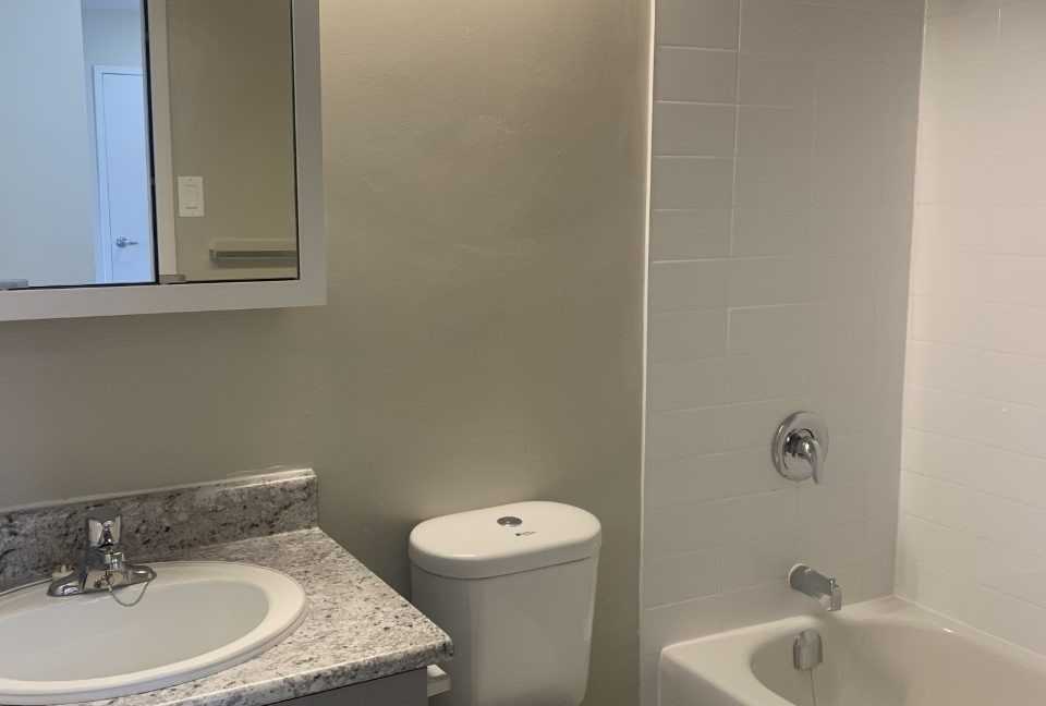 6171 Bathurst St - Photo 6 of 12