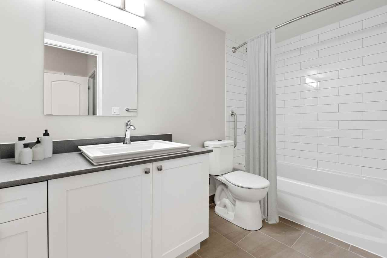 The Highlander - Photo 6 of 20