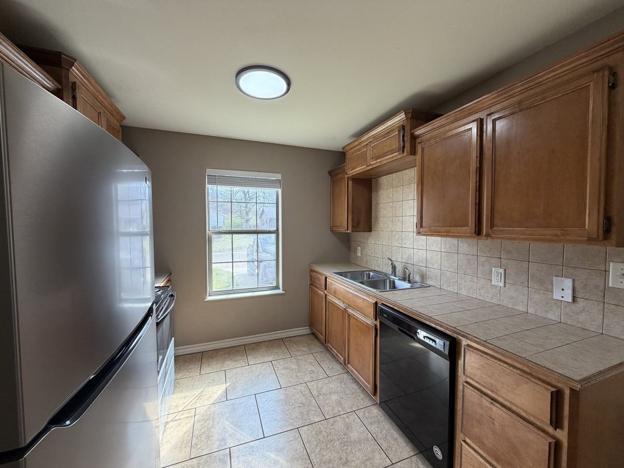 2415 Laurel St #1 - Photo 5 of 32