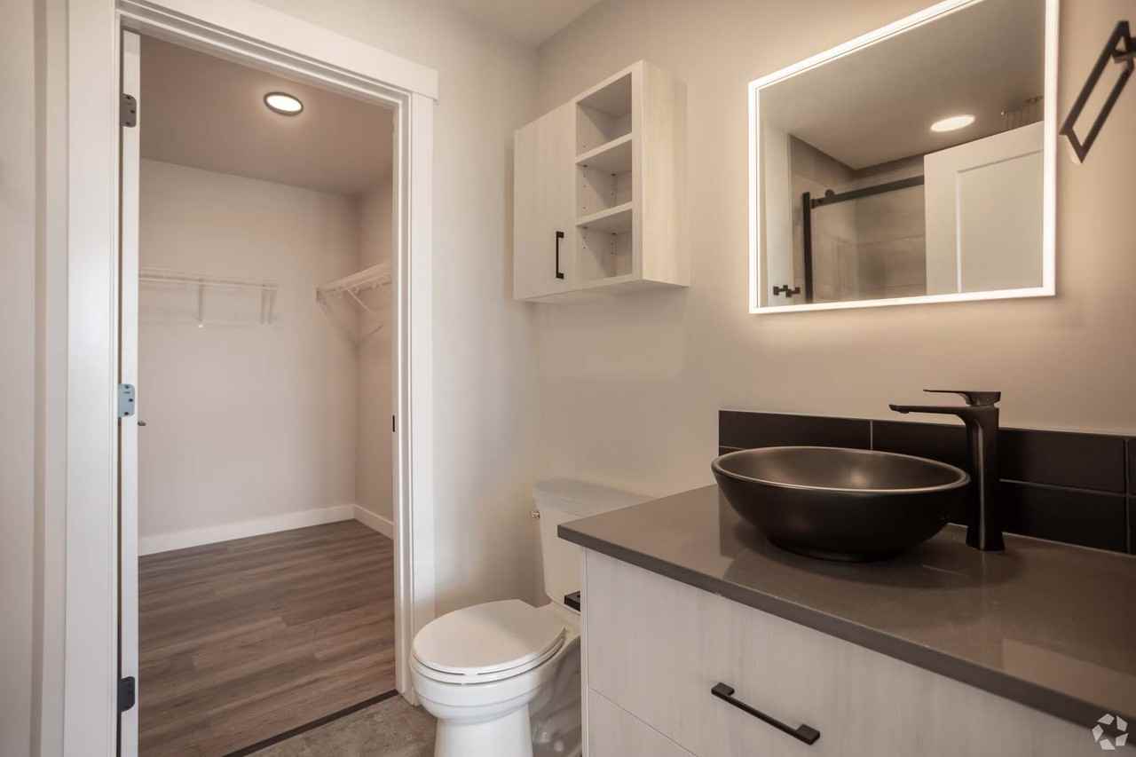 Lewis Block at Stadium Yards - Photo 5 of 21