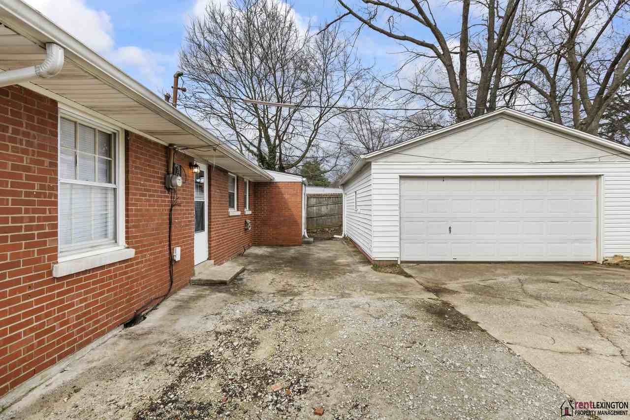 203 Loch Lomond Dr #1 - Photo 5 of 32