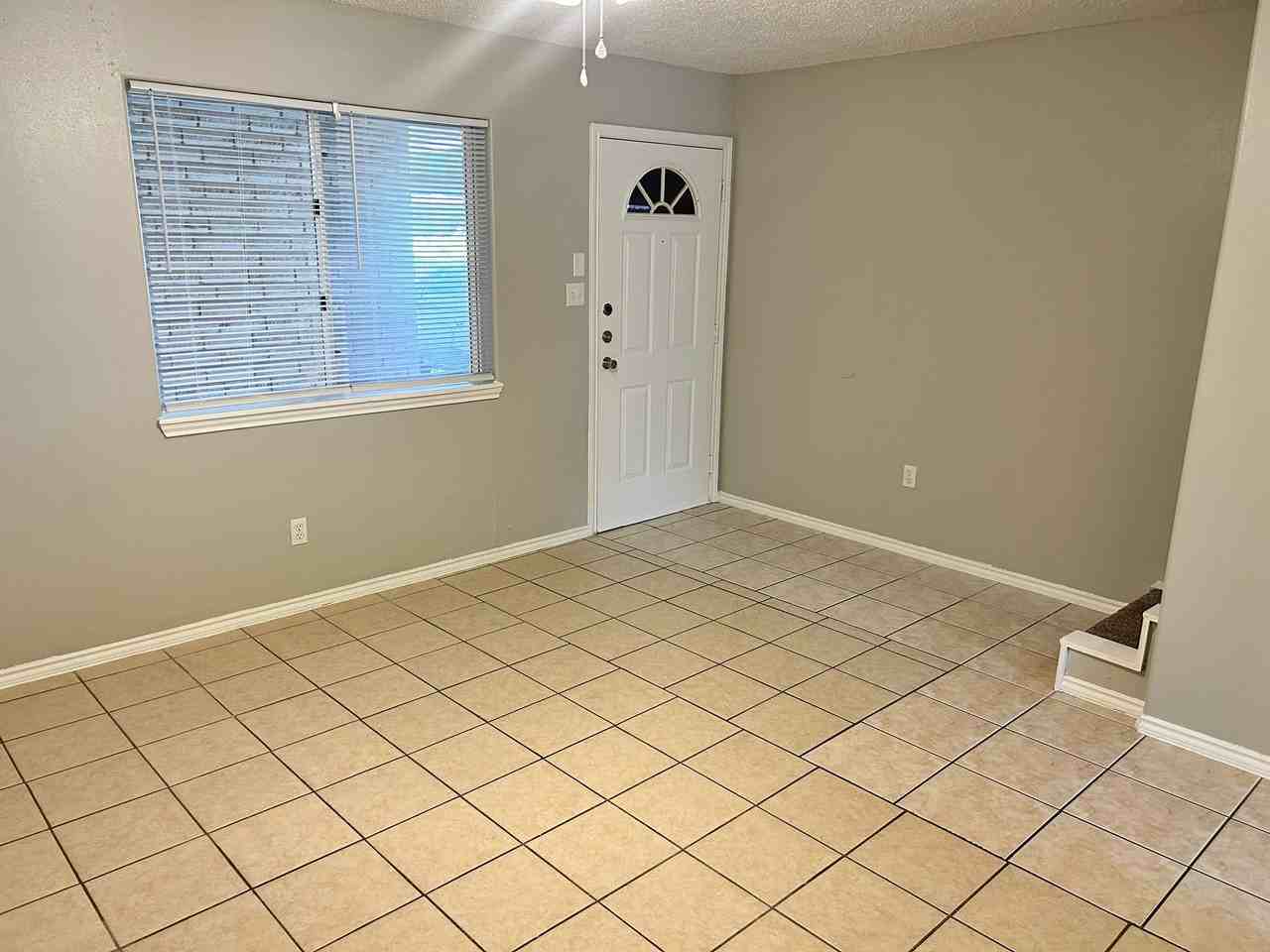 2302 W Elisa Ln #2302-07 - Photo 2 of 10