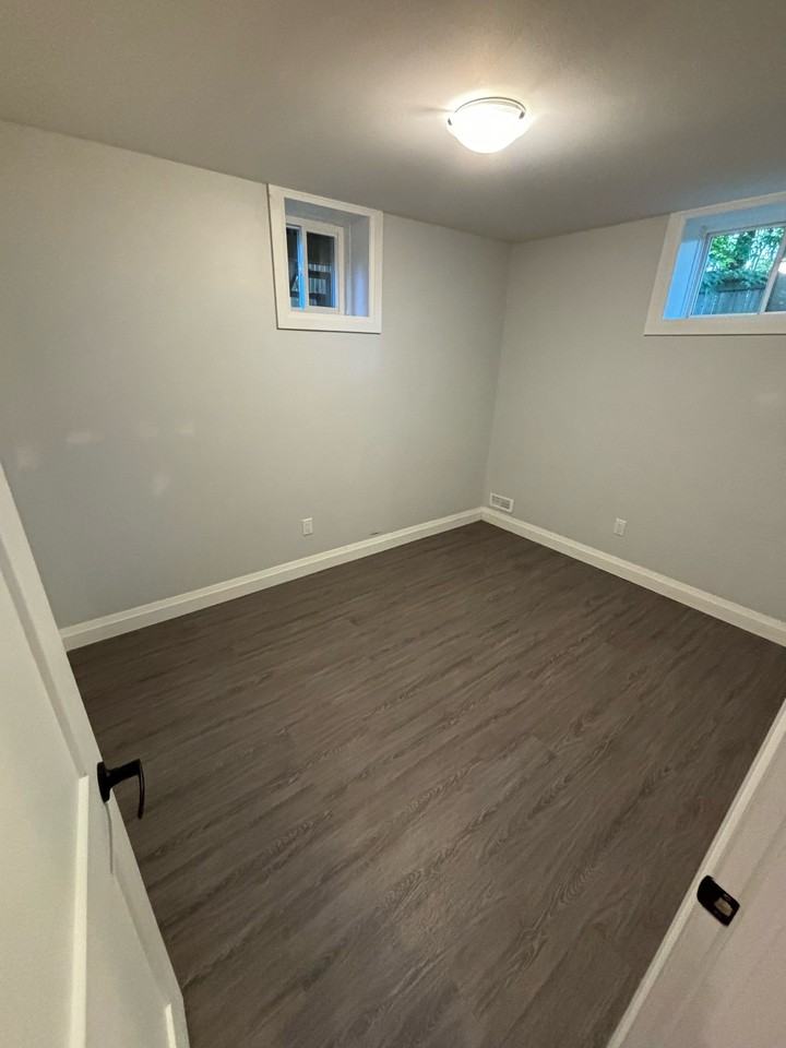 Anne N 171 - Photo 7 of 13