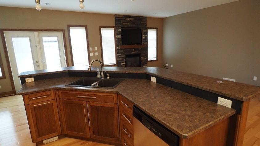 EXECUTIVE 5 BEDROOM HOME IN LACOMBE! - Photo 2 of 9