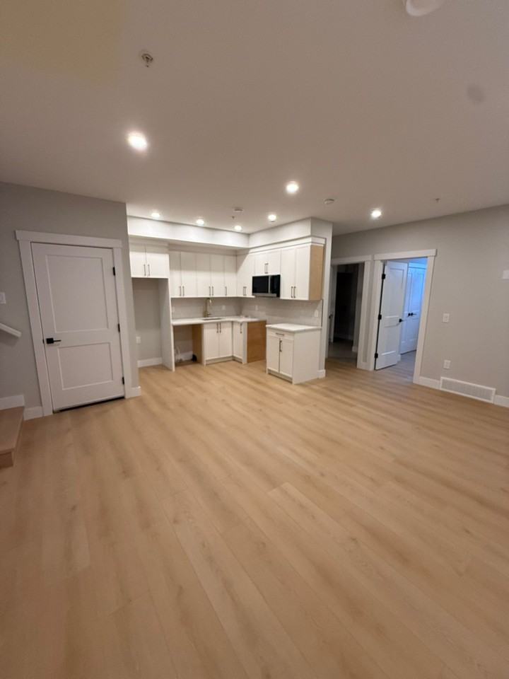 Basement - Photo 4 of 15