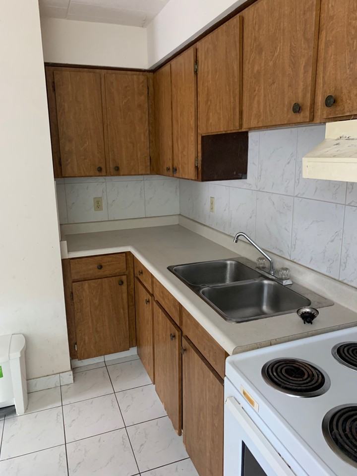 3044 Sandwich St #101 - Photo 7 of 9