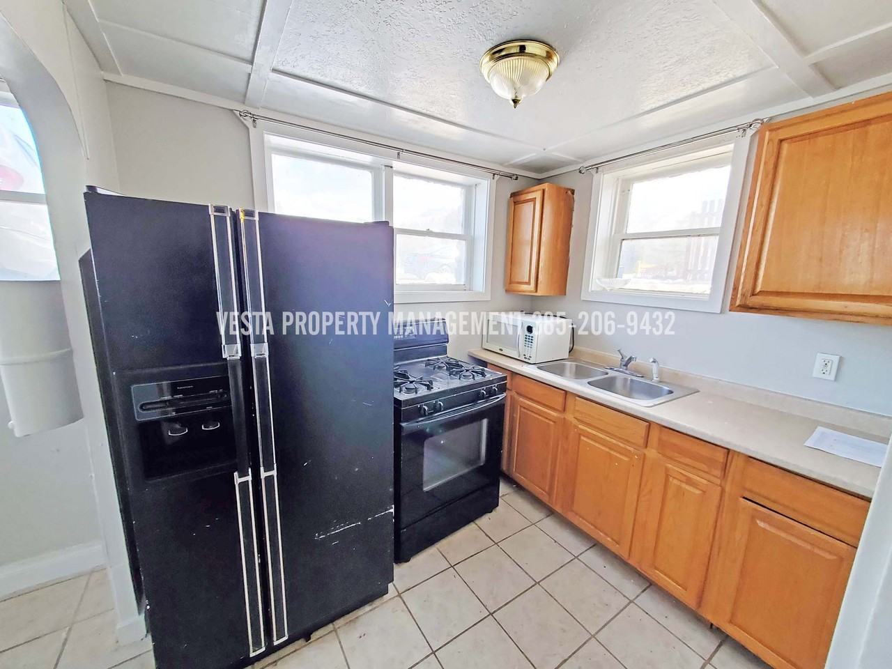 619 20th St #2 - Photo 4 of 22