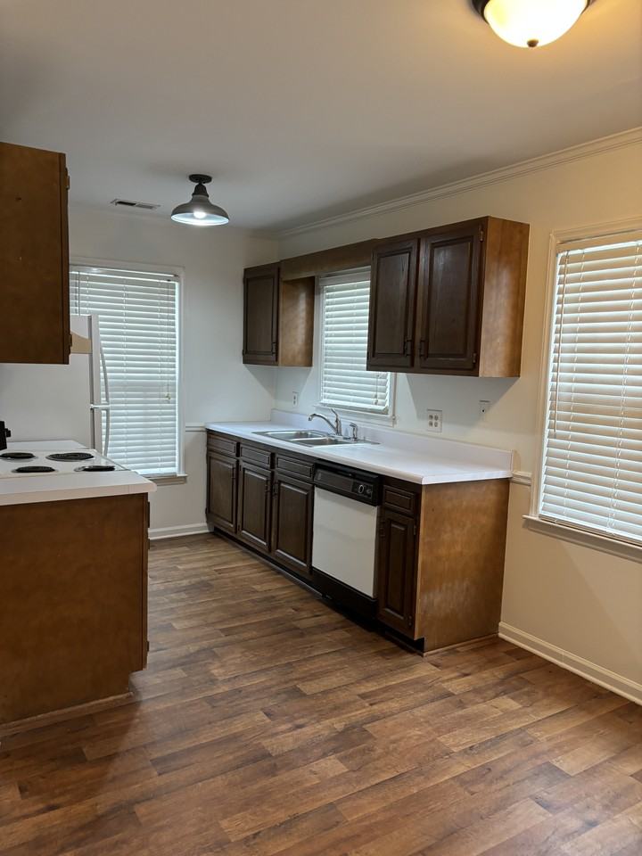 406 W Harnett St #1 - Photo 5 of 10