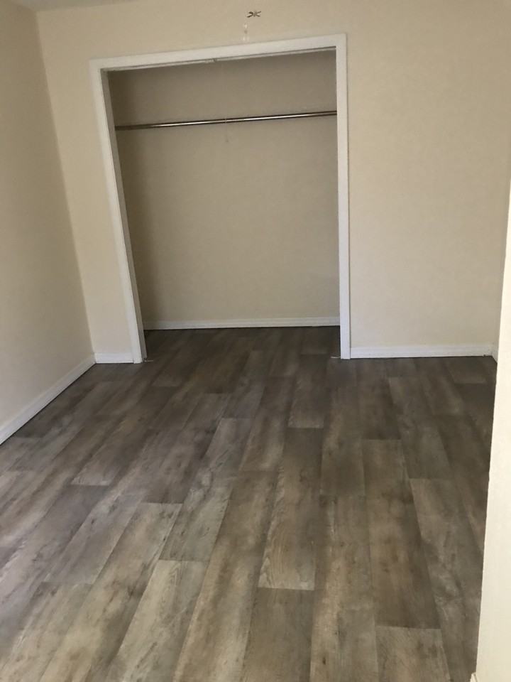 1860 Lynncrest Rd #1 - Photo 6 of 8