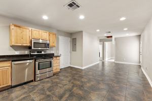 featured image of 525 W Hutchison St #A