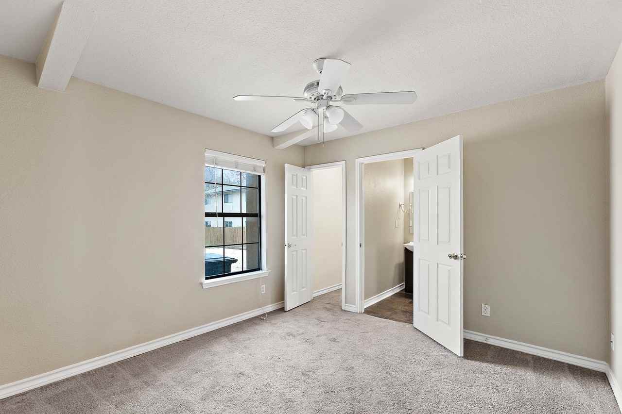 525 W Hutchison St #A - Photo 7 of 17