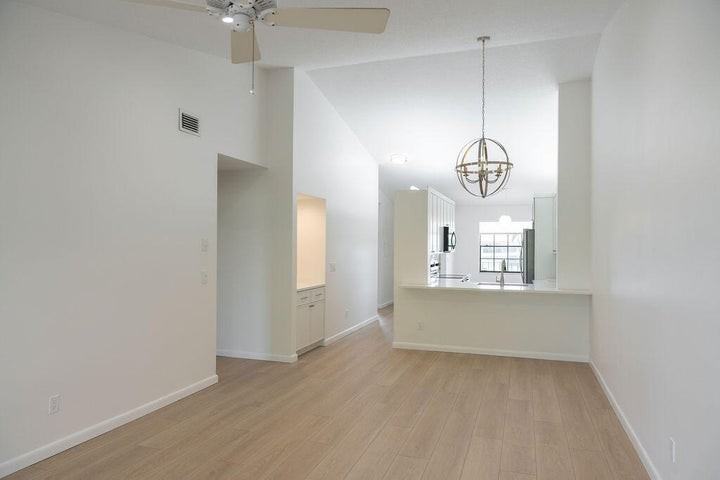 602 Pinecrest Circle #B - Photo 4 of 9