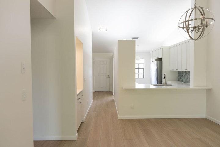 602 Pinecrest Circle #B - Photo 6 of 9