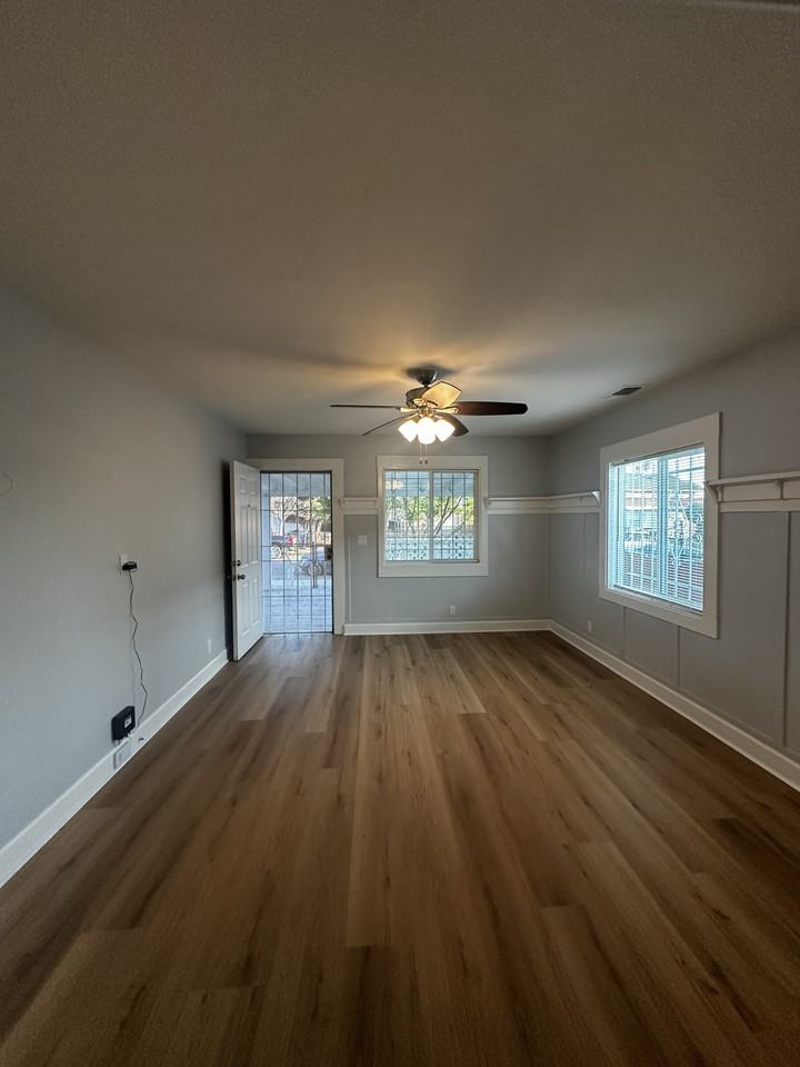 1111 87th Ave #1 - Photo 4 of 24