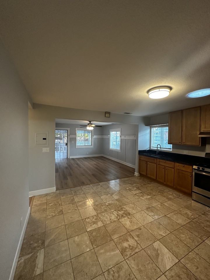 1111 87th Ave #1 - Photo 5 of 24