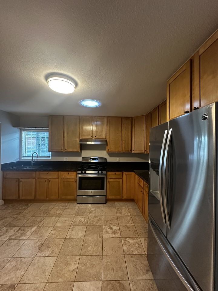 1111 87th Ave #1 - Photo 6 of 24