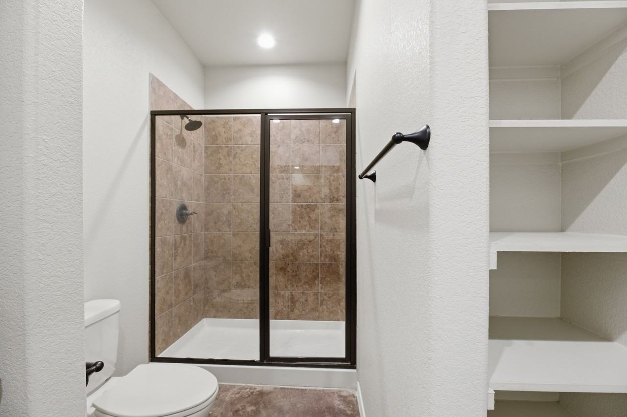 153 Joanne Loop #B - Photo 5 of 17