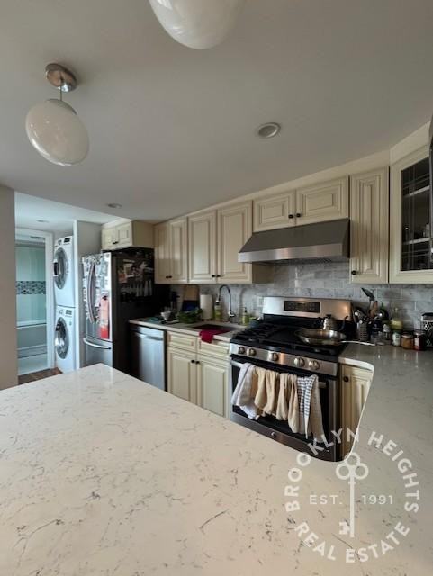 44 Woodhull St #3 - Photo 3 of 13