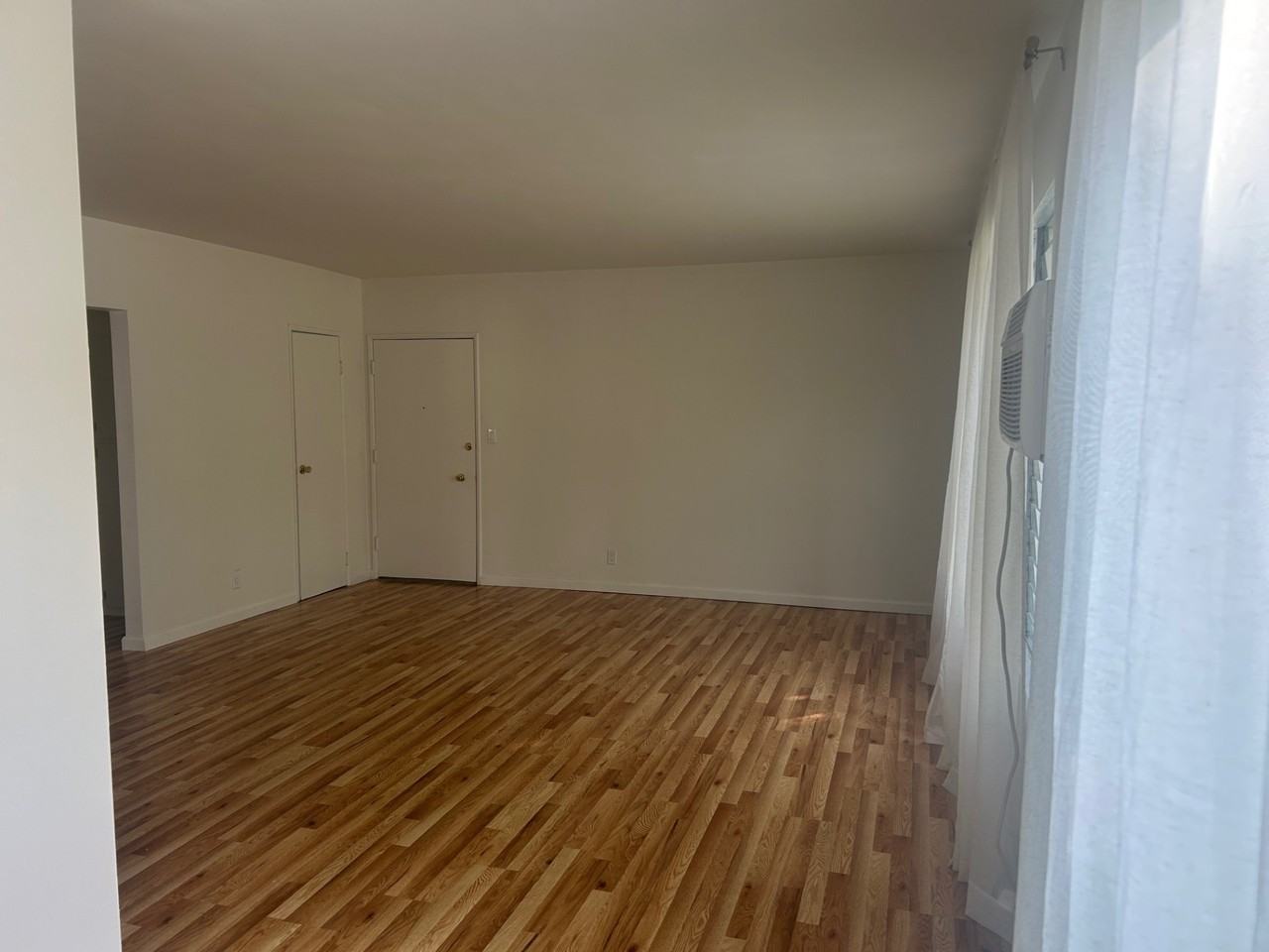 1234 Laurel Avenue #14 - Photo 4 of 23