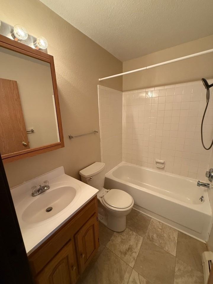 Summit View Apartments - Photo 6 of 7